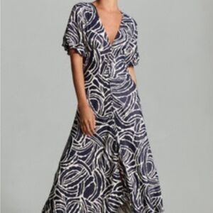 Elegant Navy and White Patterned Dress